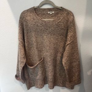 Mac Studios, sweater, tan, and color, long sleeve oversize.